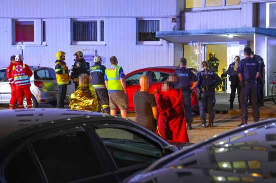 Kellerbrand: Grerer Einsatz dreier Feuerwehren bei Brand in einem Hochhaus in Wels-Lichtenegg