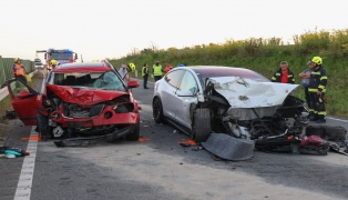 Schwerer Crash mit drei beteiligten PKW auf Steyrer Strae bei Dietach