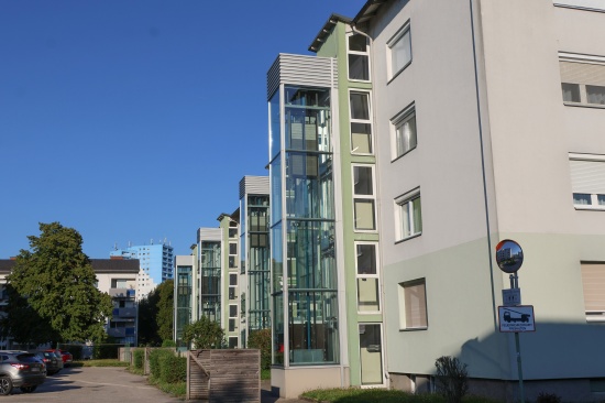 Grillerei am Balkon: Einsatzkrfte zu befrchtetem Wohnungsbrand in Wels-Lichtenegg gerufen