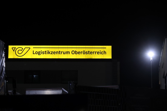 Brand einer Batterie bei einem Logistikzentrum in Allhaming lste Einsatz zweier Feuerwehren aus