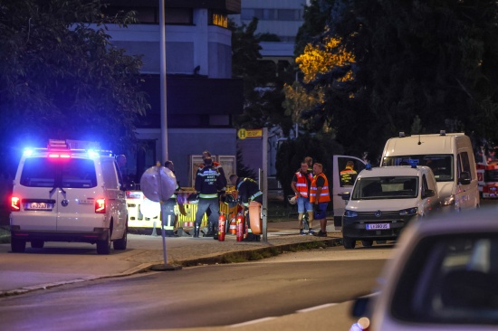 Linz: Feuerwehreinsatz, Stromausfall und Straensperre nach Schaden an einer Mittelspannungsleitung