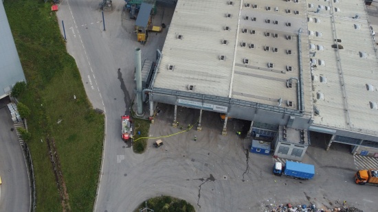 Brand bei Entsorgungsunternehmen in Wels-Schafwiesen fhrte zu Einsatz zweier Feuerwehren