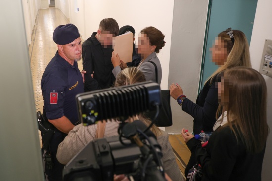 Prozessauftakt in Wels: Raser nach wilder Verfolgungsjagd wegen mehrfachen Mordversuchs vor Gericht