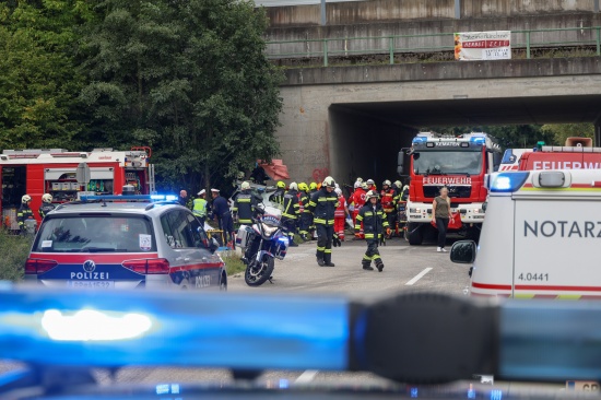 Tdlicher Verkehrsunfall: Auto in Kematen am Innbach frontal gegen Unterfhrung gekracht