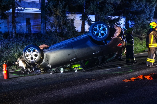 Tdlicher Verkehrsunfall: Autolenker starb bei folgenschwerem Unfall auf Eferdinger Strae in Fraham