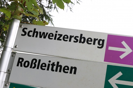 Einsatzkrfte der Feuerwehr zu einem Brand in einem Gebude in Roleithen alarmiert