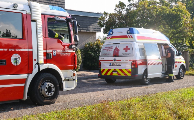 Personenrettung: ltere Person in Wels-Vogelweide in einem Klappbett eingeklemmt