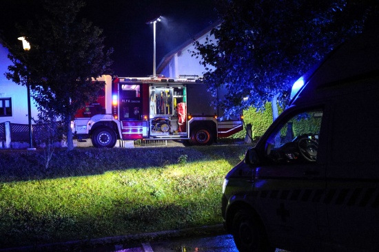 Mit Feuerlschern eingedmmt: Gemeldeter Wohnhausbrand in Sattledt beschrnkte sich auf Mlltonnen