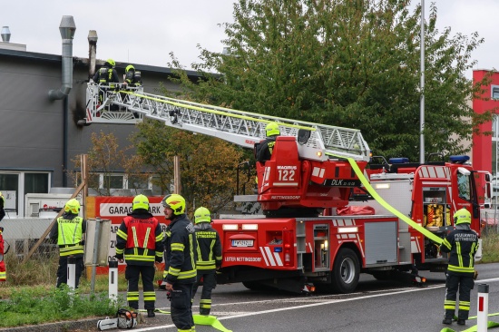 Fnf Feuerwehren bei Brand einer Absaugungsanlage bei einem Unternehmen in St. Marien im Einsatz