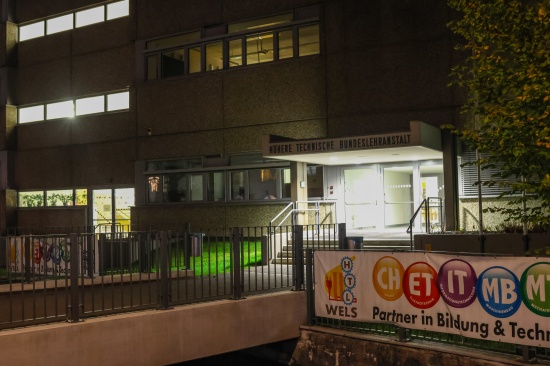 Bombendrohung: Schule in Wels-Innenstadt nach E-Mail-Drohung gerumt und polizeilich durchsucht