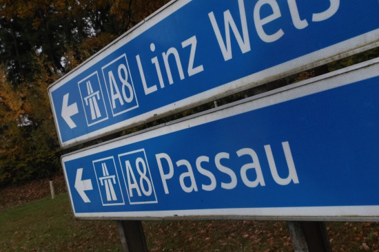 Gestoppt: Geisterfahrerin (85) auf Innkreisautobahn durchbrach Straensperre der Polizei