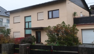 Doppelmord in Enns: Mann soll Frau (70) und beeintrchtigen Sohn (41) mit Messer gettet haben