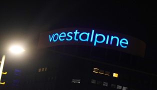 Tdlicher Arbeitsunfall: Arbeiter (49) auf Baustelle in Linz unter Betonelement eingeklemmt