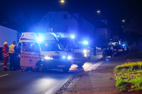 Geisterfahrerunfall: Heftiger Crash mit falsch fahrendem PKW auf Wiener Strae in Wels-Pernau