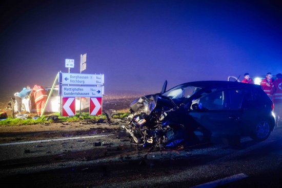 Schwerer Verkehrsunfall in einem Kreuzungsbereich in Eggelsberg