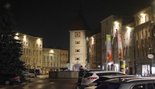 Wels-Innenstadt: Mann nach Sturz am Stadtplatz von Polizei vorerst reanimiert