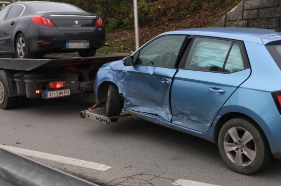 Kreuzungscrash zwischen zwei PKW auf Voralpenstrae in Kremsmnster fordert zwei Verletzte