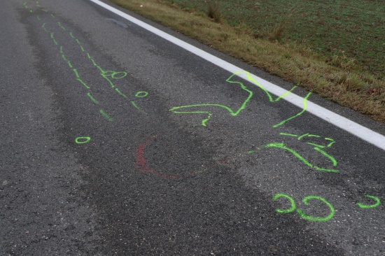 Tdlicher Verkehrsunfall: 35-Jhriger bei Pettenbach nachts von Auto berrollt