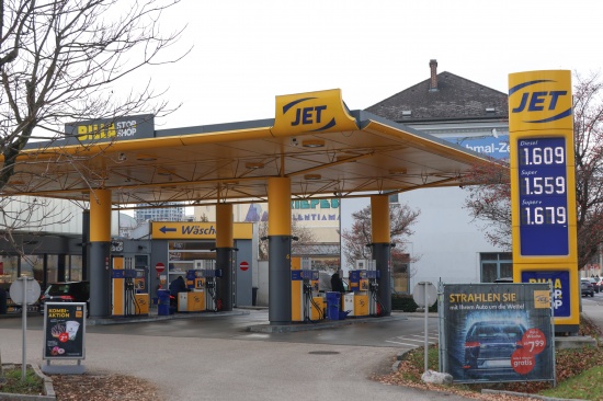 Messer als Waffe: Raubberfall auf Tankstelle in Linz-Bulgariplatz