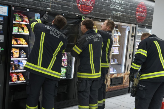 Kaputter Snackautomat in Automatenlokal in Wels-Innenstadt sorgte fr Einsatz der Feuerwehr