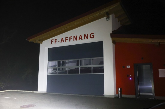 Einsatzkrfte dreier Feuerwehren zu Personenrettung nach Verkehrsunfall in Gaspoltshofen alarmiert