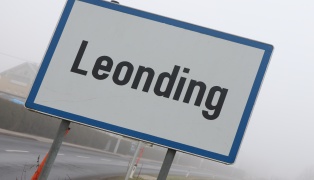 Mordversuch: Schwere Stichverletzung in einem Fl�chtlingsheim in Leonding bei Streit um drei M�dchen