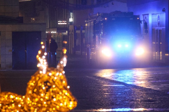 N�chtlicher Brand eines Mistk�bels in Wels-Innenstadt schnell gel�scht