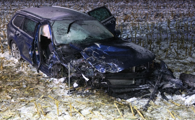 Menschenrettung: Mehrere teils Schwerverletzte bei Frontalcrash in Manning