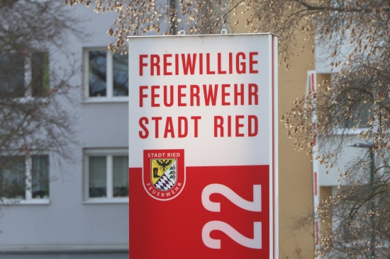 Einsatzkr�fte zu schwerem Verkehrsunfall in Ried im Innkreis alarmiert