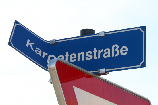 Cobra- und Polizeieinsatz: Gr��erer Einsatz in Wels-Neustadt nach Sch�ssen von Balkon