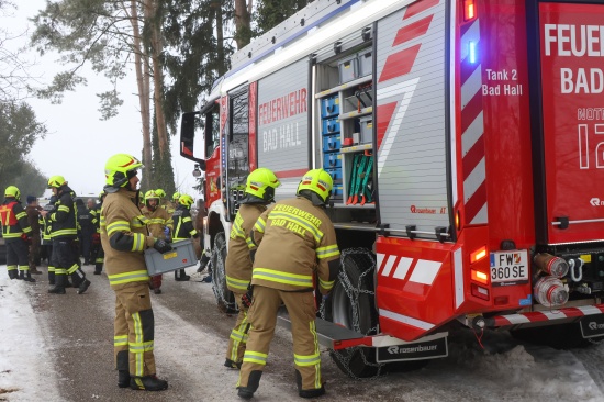 Reanimation: Personenrettung nach schwerem Unfall bei Forstarbeiten in Waldst�ck bei Bad Hall
