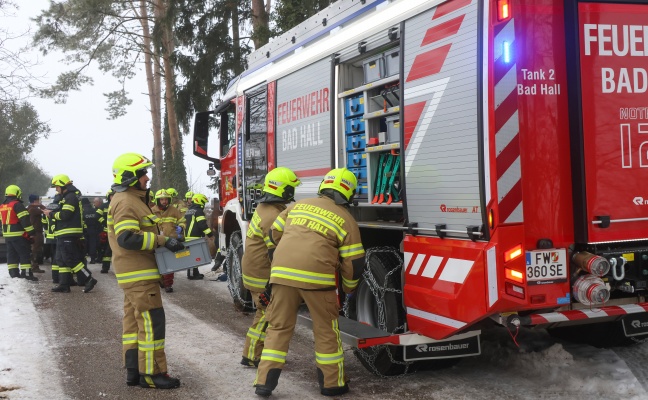 Reanimation: Personenrettung nach schwerem Unfall bei Forstarbeiten in Waldst�ck bei Bad Hall