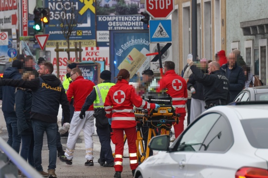 Pyrotechnikunfall: Demoteilnehmer sprengte sich bei Protestmarsch in Wels-Innenstadt Finger weg