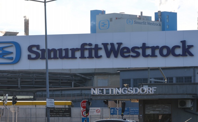 Verbr�hungen: Zwei Arbeiter bei Arbeitsunfall in einem Werksgel�nde in Ansfelden schwer verletzt