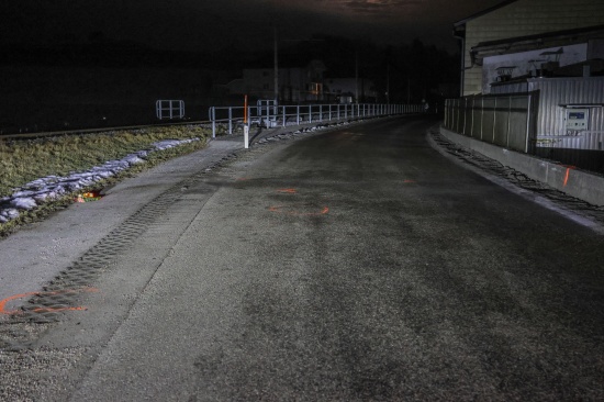 T�dlicher Verkehrsunfall: Autolenkerin (62) starb bei Frontalcrash mit Kleintransporter in Peuerbach