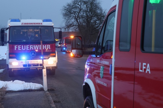 Schwerer Kreuzungscrash zwischen PKW und Mopedauto in St. Marienkirchen am Hausruck
