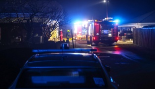 Vier Feuerwehren bei Brand eines Nebengeb�udes in Scharnstein im Einsatz