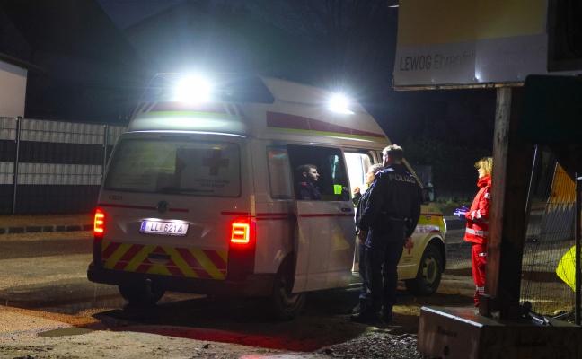 Drei Feuerwehren, Rettung und Polizei zu Brand im Heizraum eines Wohnhauses in Leonding gerufen