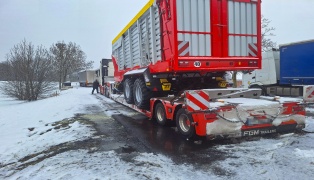 �berhitzte Achse: Feuerwehr bei LKW-Brand auf Welser Autobahn in Wei�kirchen an der Traun im Einsatz