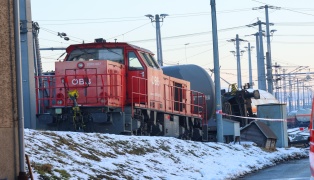 G�terzugentgleisung: Unfall mit Gefahrgut-Kesselwaggons sorgt f�r langwierigen Einsatz in Linz