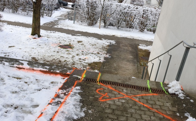 T�dlicher Unfall: Arbeiter (53) bei Schneer�umarbeiten in Linz-Ebelsberg von Traktor �berrollt