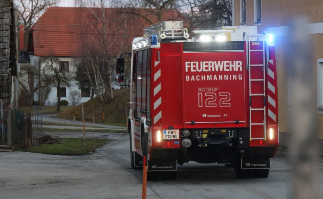 Brand einer Gasflasche auf einer Baustelle in Bachmanning rasch unter Kontrolle gebracht