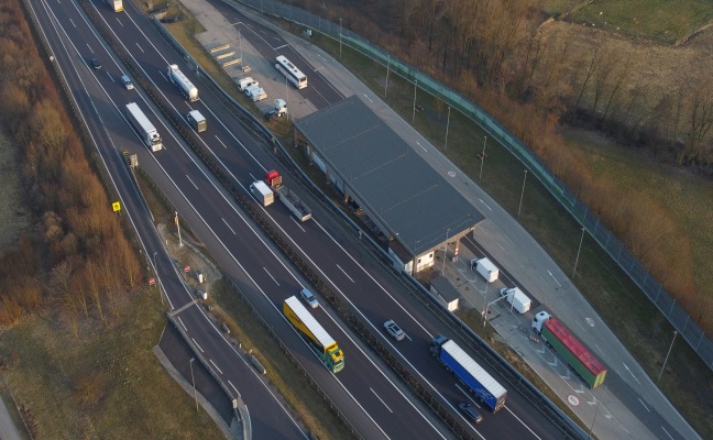 Tatort Verkehrskontrollplatz: Dieb stahl Fahrzeuge welche Polizei zuvor wegen M�ngel aus Verkehr zog