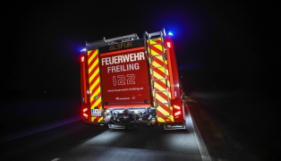 Neun Kilometer lange �lspur besch�ftigte Einsatzkr�fte von sieben Feuerwehren