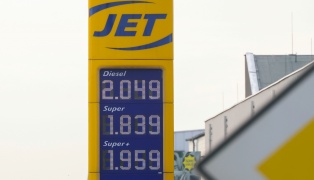 Spritpreise steigen weiter: Dieselpreis am Montag teils deutlich �ber 2 Euro pro Liter
