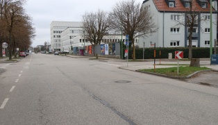 Lebensgef�hrlich verletzt: Fu�g�nger (42) in Wels-Lichtenegg von unbekanntem Auto erfasst