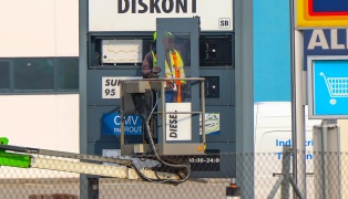 Spritpreisbremse: Regierung pr�sentiert Ma�nahme zur Senkung der Treibstoffpreise