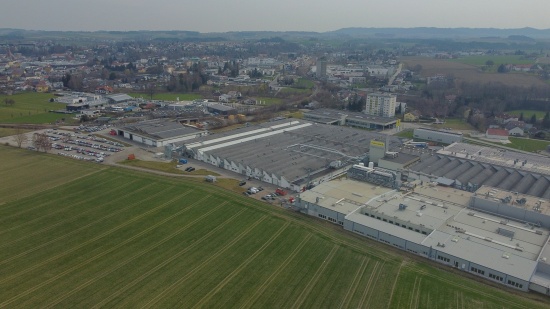 Personenrettung: Einsatzkr�fte zu eingeklemmter Person in Ried im Innkreis alarmiert