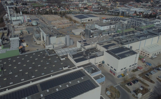 Brand bei Unternehmen in Laakirchen rasch unter Kontrolle gebracht