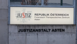 Fahndungsma�nahmen: H�ftling bei begleitetem Ausgang aus Justizanstalt in Asten gefl�chtet